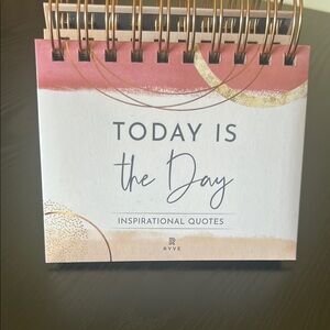 RYVE Inspirational Quotes Desk Calendar